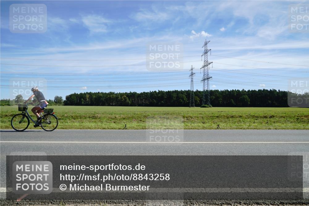 07.09.2025 - 19. Norderstedt Triathlon Michael Burmester http://msf.ph/oto/8843258 07.09.2025 12:36:57 Radfahren 757 meine-sportfotos.de