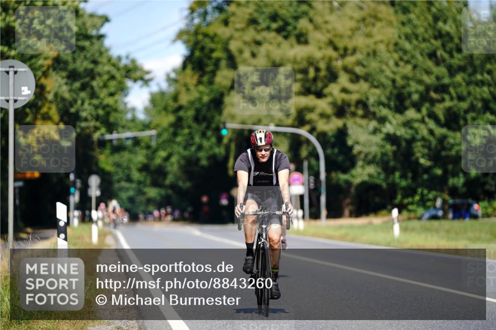 07.09.2025 - 19. Norderstedt Triathlon Michael Burmester http://msf.ph/oto/8843260 07.09.2025 12:59:14 Radfahren 1215 meine-sportfotos.de