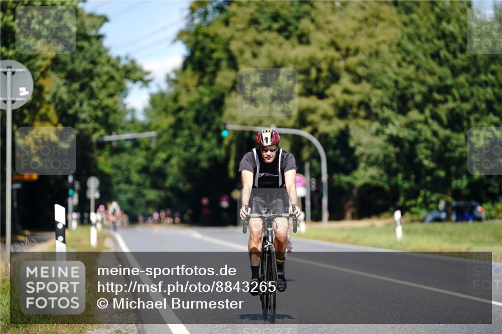 07.09.2025 - 19. Norderstedt Triathlon Michael Burmester http://msf.ph/oto/8843265 07.09.2025 12:59:14 Radfahren 1215 meine-sportfotos.de