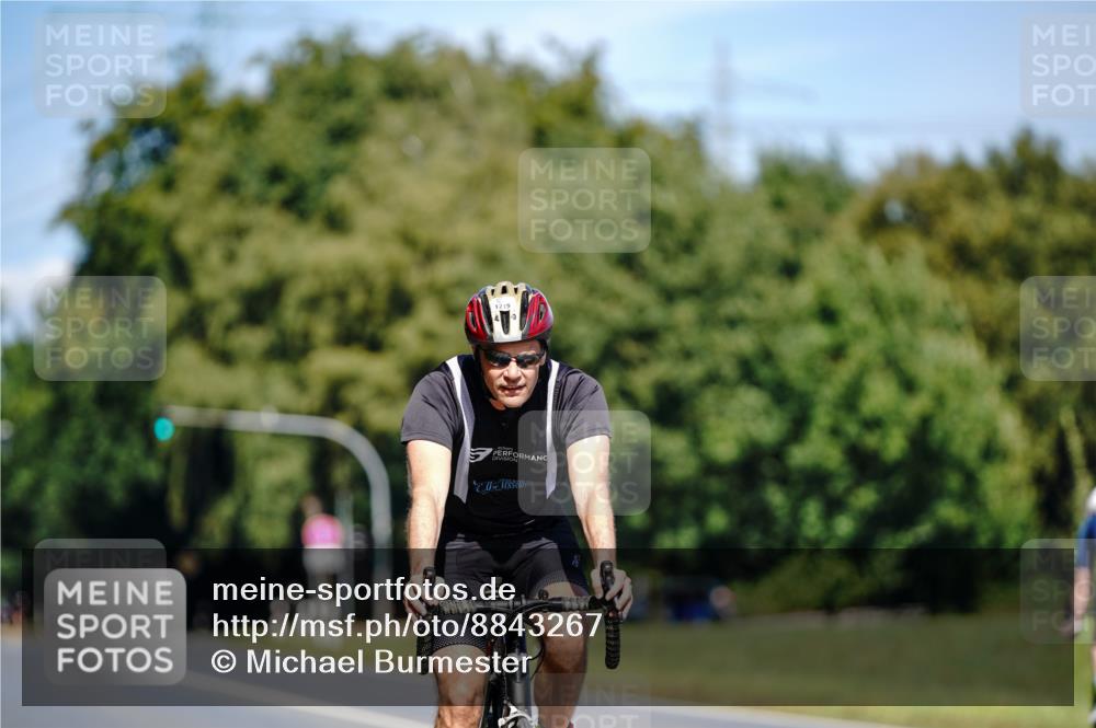07.09.2025 - 19. Norderstedt Triathlon Michael Burmester http://msf.ph/oto/8843267 07.09.2025 12:59:15 Radfahren 355, 1215 meine-sportfotos.de