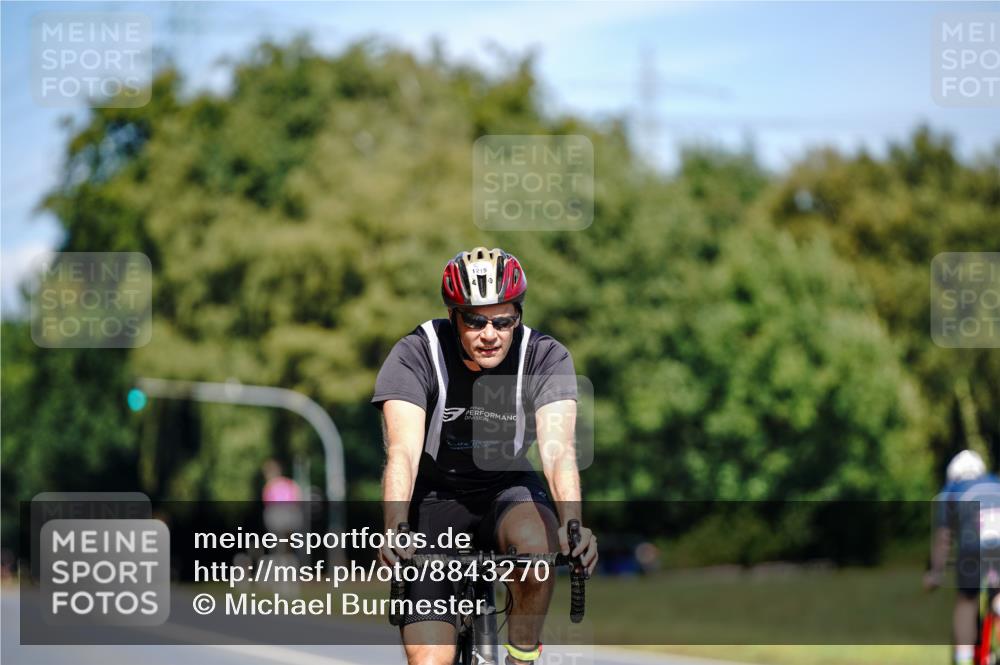 07.09.2025 - 19. Norderstedt Triathlon Michael Burmester http://msf.ph/oto/8843270 07.09.2025 12:59:15 Radfahren 355, 1215 meine-sportfotos.de