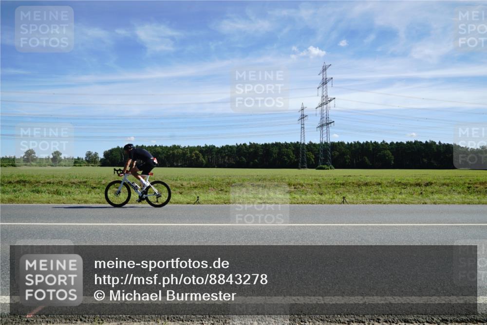 07.09.2025 - 19. Norderstedt Triathlon Michael Burmester http://msf.ph/oto/8843278 07.09.2025 12:37:15 Radfahren  meine-sportfotos.de
