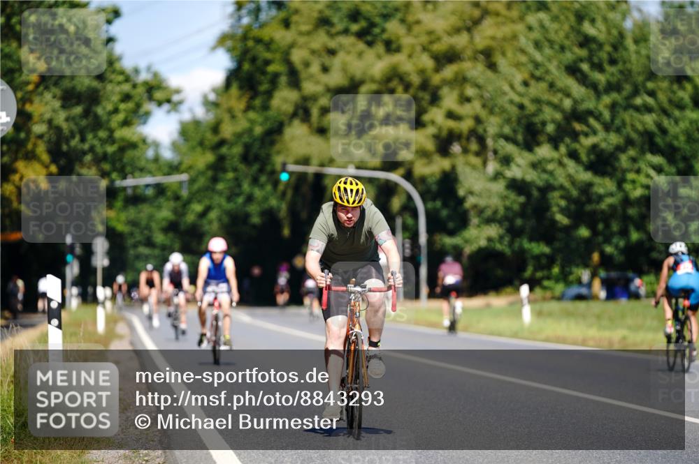 07.09.2025 - 19. Norderstedt Triathlon Michael Burmester http://msf.ph/oto/8843293 07.09.2025 12:59:37 Radfahren 325, 790 meine-sportfotos.de