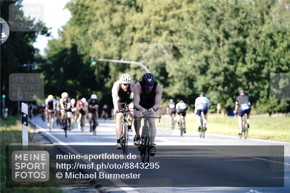 07.09.2025 - 19. Norderstedt Triathlon Michael Burmester http://msf.ph/oto/8843295 07.09.2025 15:53:56 Radfahren 493, 542, 871, 873, 889, 955, 1083, 1619 meine-sportfotos.de