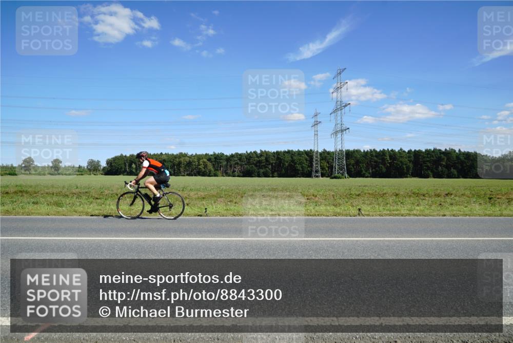 07.09.2025 - 19. Norderstedt Triathlon Michael Burmester http://msf.ph/oto/8843300 07.09.2025 14:43:05 Radfahren 986, 1022 meine-sportfotos.de