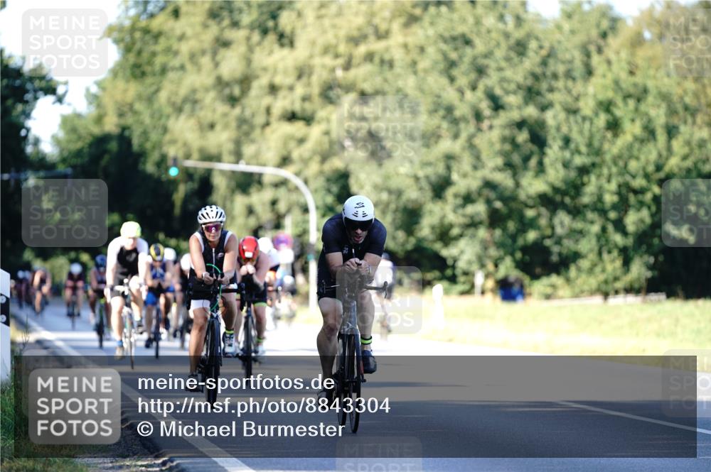 07.09.2025 - 19. Norderstedt Triathlon Michael Burmester http://msf.ph/oto/8843304 07.09.2025 15:53:59 Radfahren 534, 871, 873, 1083, 1554, 1619 meine-sportfotos.de