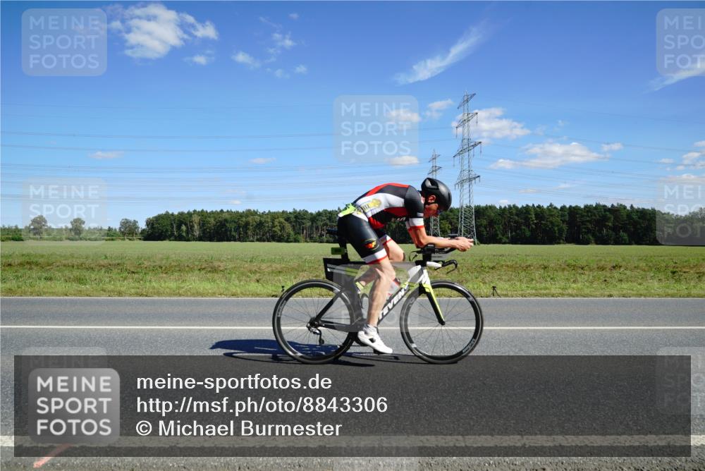 07.09.2025 - 19. Norderstedt Triathlon Michael Burmester http://msf.ph/oto/8843306 07.09.2025 14:43:08 Radfahren 986 meine-sportfotos.de