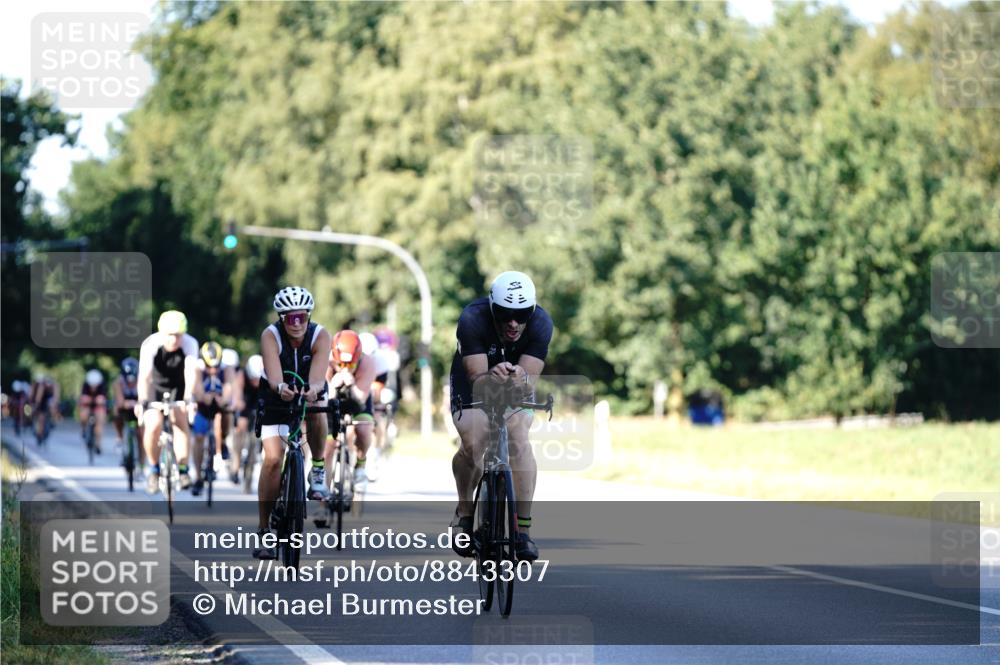 07.09.2025 - 19. Norderstedt Triathlon Michael Burmester http://msf.ph/oto/8843307 07.09.2025 15:53:59 Radfahren 534, 871, 873, 1083, 1554, 1619 meine-sportfotos.de