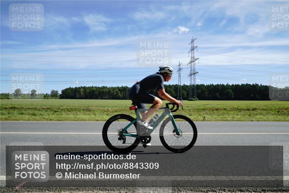 07.09.2025 - 19. Norderstedt Triathlon Michael Burmester http://msf.ph/oto/8843309 07.09.2025 12:37:31 Radfahren 1234, 1373 meine-sportfotos.de