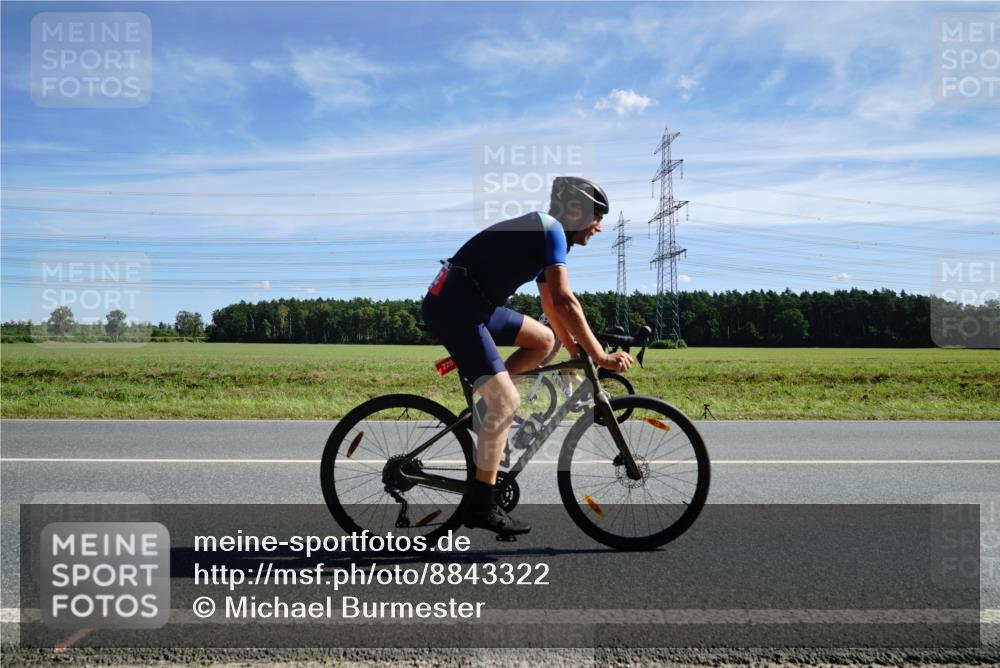 07.09.2025 - 19. Norderstedt Triathlon Michael Burmester http://msf.ph/oto/8843322 07.09.2025 12:37:35 Radfahren 219, 220 meine-sportfotos.de