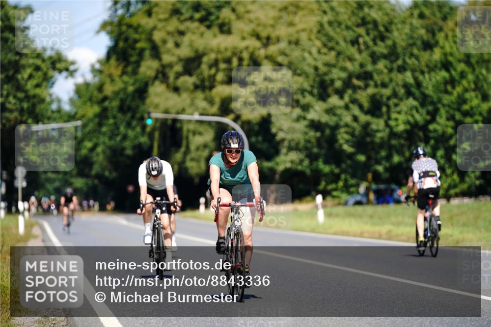 07.09.2025 - 19. Norderstedt Triathlon Michael Burmester http://msf.ph/oto/8843336 07.09.2025 13:00:16 Radfahren 305, 354 meine-sportfotos.de