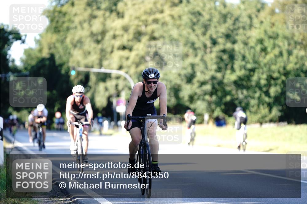 07.09.2025 - 19. Norderstedt Triathlon Michael Burmester http://msf.ph/oto/8843350 07.09.2025 15:54:10 Radfahren 1046, 1411, 1561 meine-sportfotos.de
