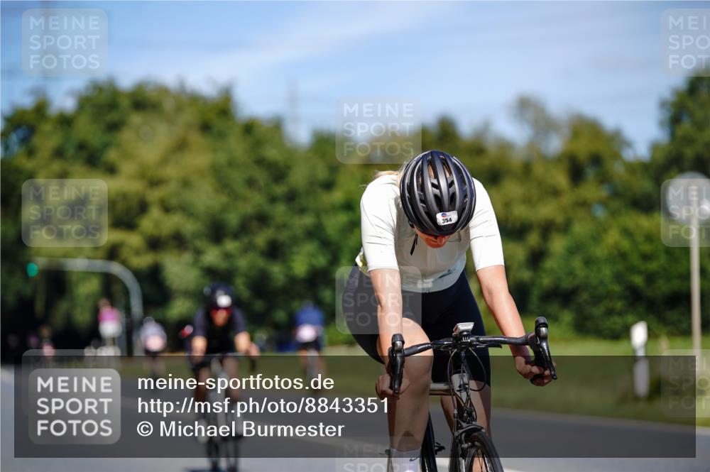 07.09.2025 - 19. Norderstedt Triathlon Michael Burmester http://msf.ph/oto/8843351 07.09.2025 13:00:19 Radfahren 305, 354, 718 meine-sportfotos.de