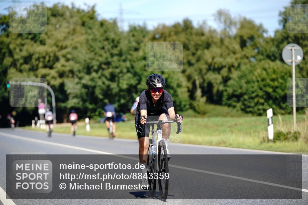 07.09.2025 - 19. Norderstedt Triathlon Michael Burmester http://msf.ph/oto/8843359 07.09.2025 13:00:20 Radfahren 305, 354, 718 meine-sportfotos.de