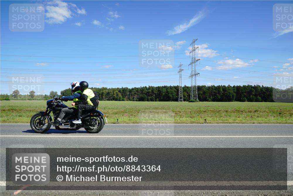 07.09.2025 - 19. Norderstedt Triathlon Michael Burmester http://msf.ph/oto/8843364 07.09.2025 14:43:24 Radfahren 960, 995 meine-sportfotos.de