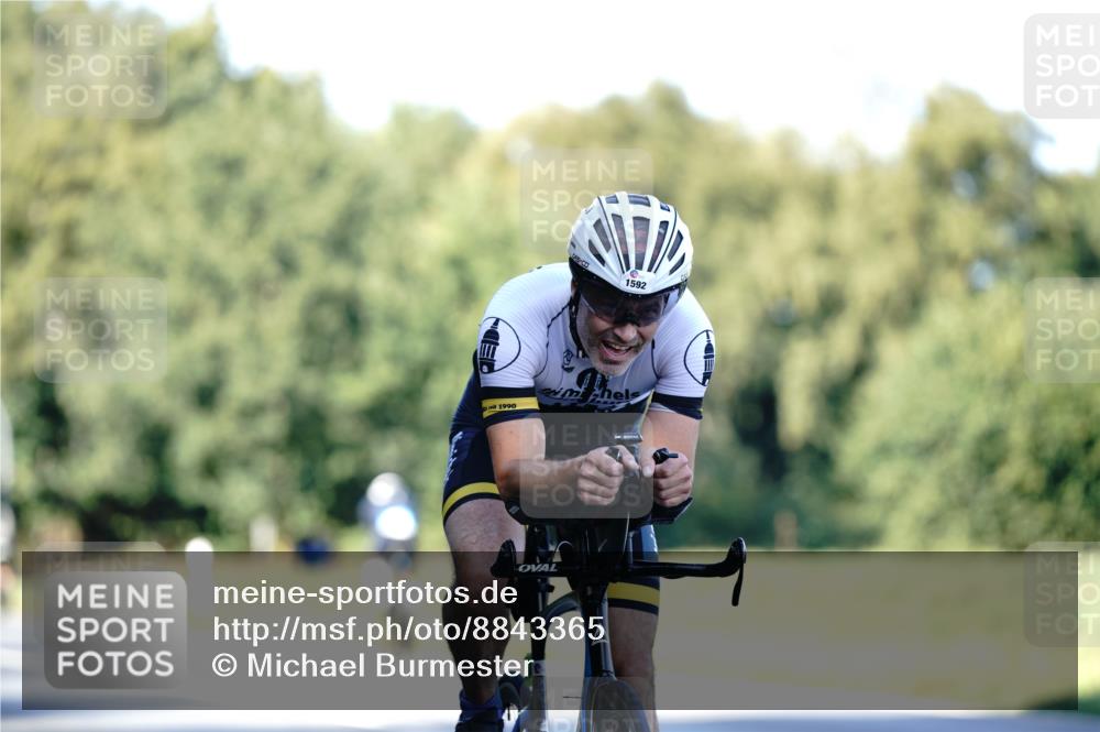 07.09.2025 - 19. Norderstedt Triathlon Michael Burmester http://msf.ph/oto/8843365 07.09.2025 15:54:14 Radfahren 544, 1411, 1561, 1592 meine-sportfotos.de