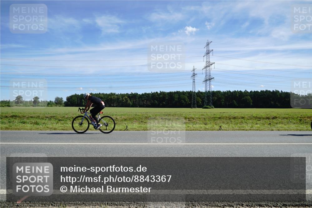 07.09.2025 - 19. Norderstedt Triathlon Michael Burmester http://msf.ph/oto/8843367 07.09.2025 12:37:55 Radfahren 274 meine-sportfotos.de