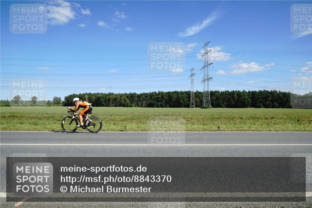 07.09.2025 - 19. Norderstedt Triathlon Michael Burmester http://msf.ph/oto/8843370 07.09.2025 14:43:28 Radfahren  meine-sportfotos.de