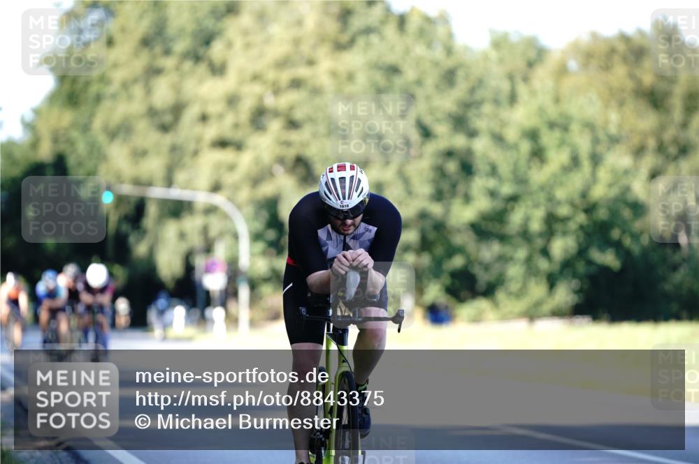 07.09.2025 - 19. Norderstedt Triathlon Michael Burmester http://msf.ph/oto/8843375 07.09.2025 15:54:21 Radfahren 1107, 1618 meine-sportfotos.de