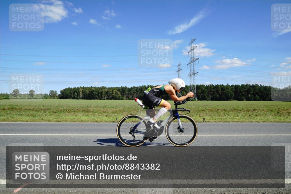 07.09.2025 - 19. Norderstedt Triathlon Michael Burmester http://msf.ph/oto/8843382 07.09.2025 14:43:35 Radfahren 911, 1503 meine-sportfotos.de