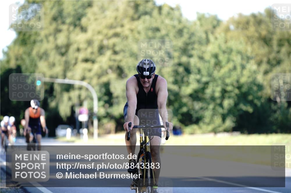 07.09.2025 - 19. Norderstedt Triathlon Michael Burmester http://msf.ph/oto/8843383 07.09.2025 15:54:25 Radfahren 902, 1460, 1534, 1618 meine-sportfotos.de