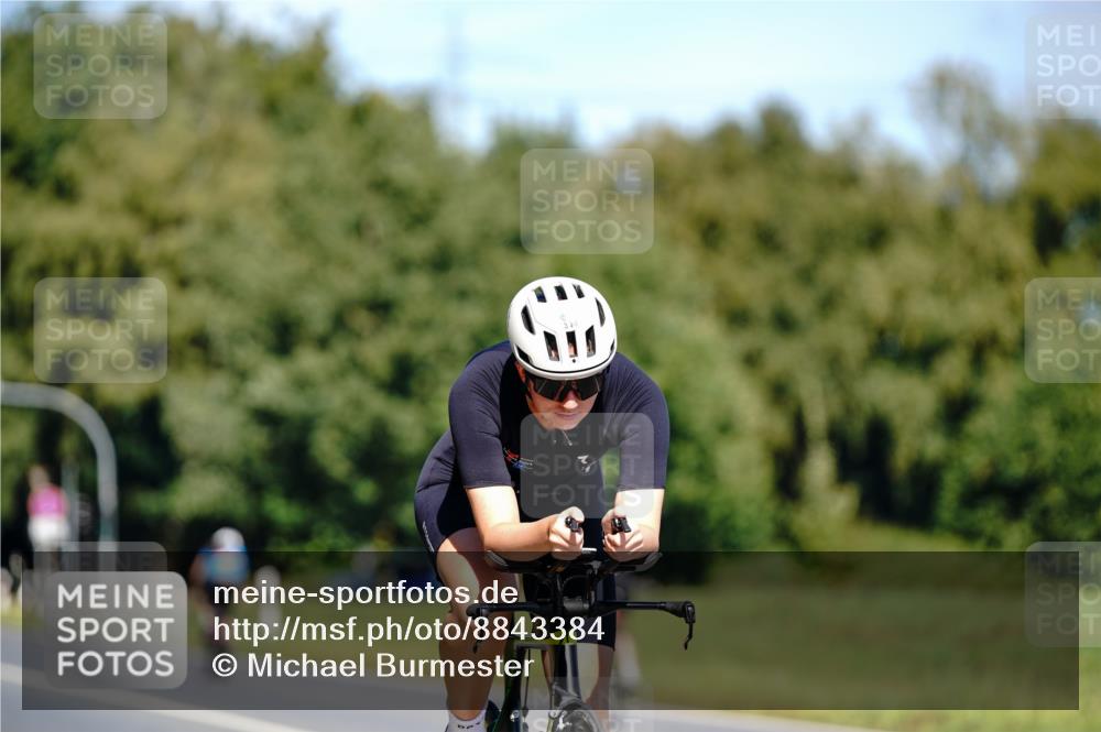 07.09.2025 - 19. Norderstedt Triathlon Michael Burmester http://msf.ph/oto/8843384 07.09.2025 13:00:40 Radfahren 1344 meine-sportfotos.de