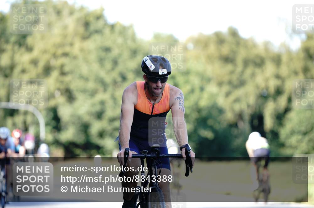 07.09.2025 - 19. Norderstedt Triathlon Michael Burmester http://msf.ph/oto/8843388 07.09.2025 15:54:29 Radfahren 902, 903, 1443, 1460, 1534, 1630 meine-sportfotos.de
