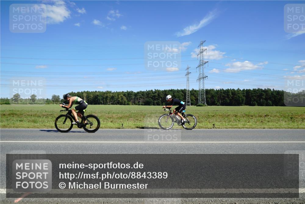 07.09.2025 - 19. Norderstedt Triathlon Michael Burmester http://msf.ph/oto/8843389 07.09.2025 14:43:37 Radfahren 911, 1503 meine-sportfotos.de