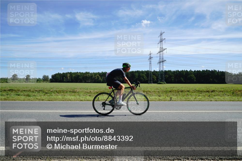07.09.2025 - 19. Norderstedt Triathlon Michael Burmester http://msf.ph/oto/8843392 07.09.2025 12:38:02 Radfahren 205, 301 meine-sportfotos.de