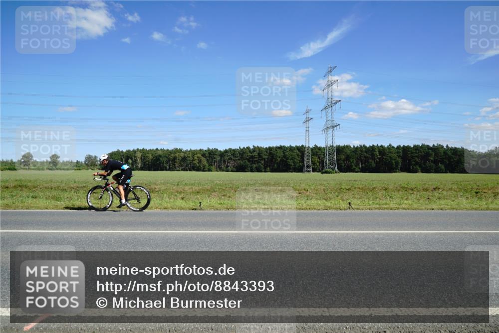 07.09.2025 - 19. Norderstedt Triathlon Michael Burmester http://msf.ph/oto/8843393 07.09.2025 14:43:37 Radfahren 911, 1503 meine-sportfotos.de