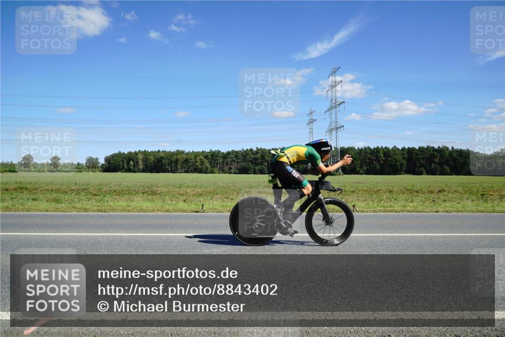 07.09.2025 - 19. Norderstedt Triathlon Michael Burmester http://msf.ph/oto/8843402 07.09.2025 14:43:47 Radfahren 408, 1505 meine-sportfotos.de