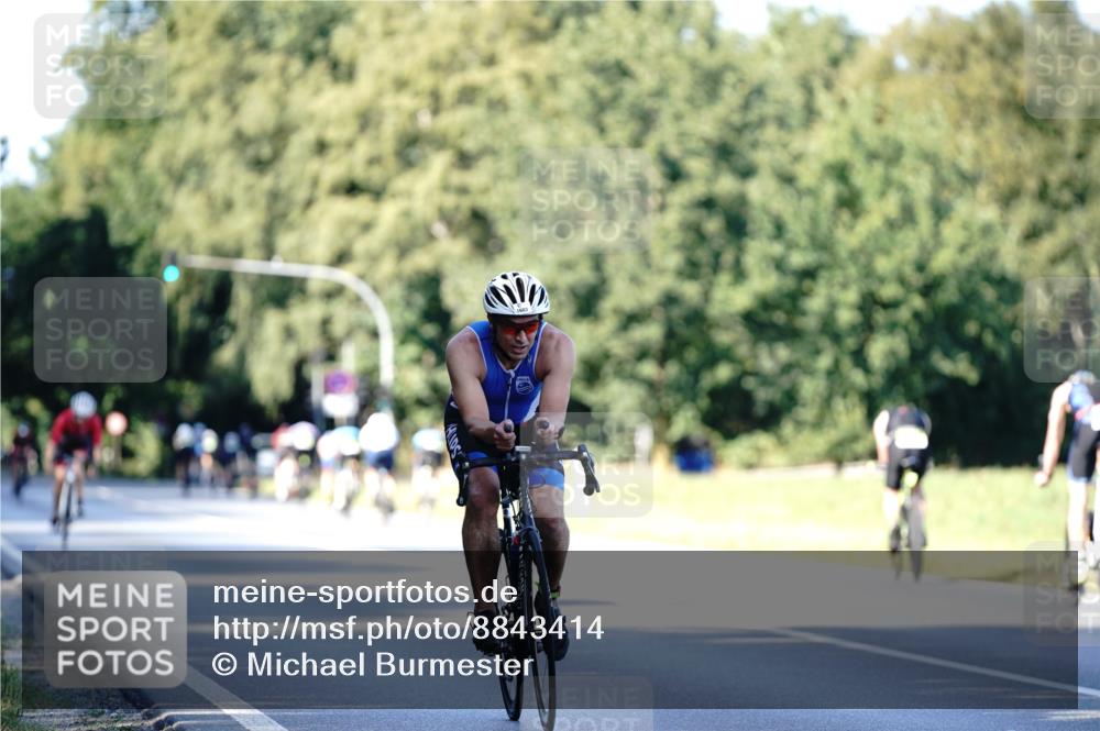 07.09.2025 - 19. Norderstedt Triathlon Michael Burmester http://msf.ph/oto/8843414 07.09.2025 15:54:37 Radfahren 1603 meine-sportfotos.de