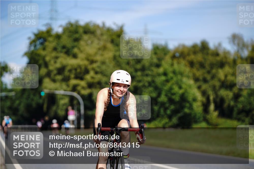 07.09.2025 - 19. Norderstedt Triathlon Michael Burmester http://msf.ph/oto/8843415 07.09.2025 13:00:46 Radfahren 175, 1374 meine-sportfotos.de