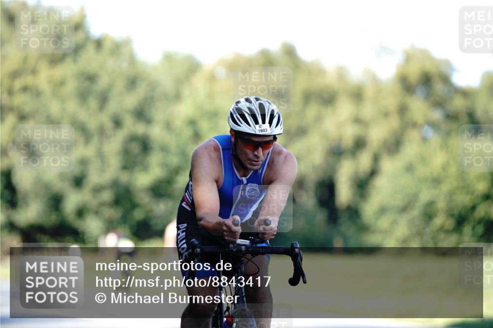 07.09.2025 - 19. Norderstedt Triathlon Michael Burmester http://msf.ph/oto/8843417 07.09.2025 15:54:38 Radfahren 1603 meine-sportfotos.de