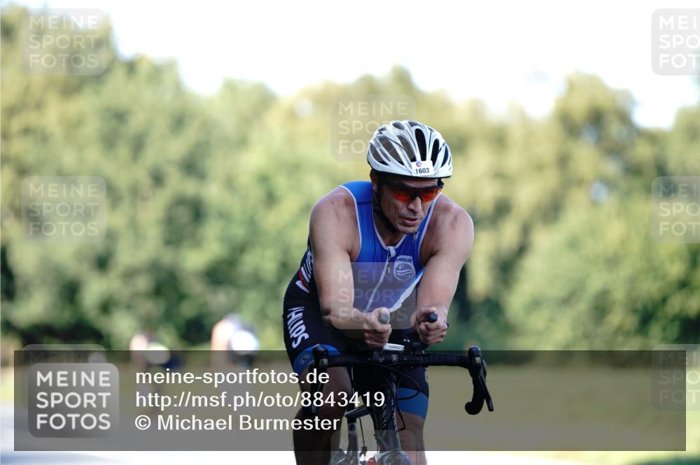07.09.2025 - 19. Norderstedt Triathlon Michael Burmester http://msf.ph/oto/8843419 07.09.2025 15:54:38 Radfahren 1603 meine-sportfotos.de