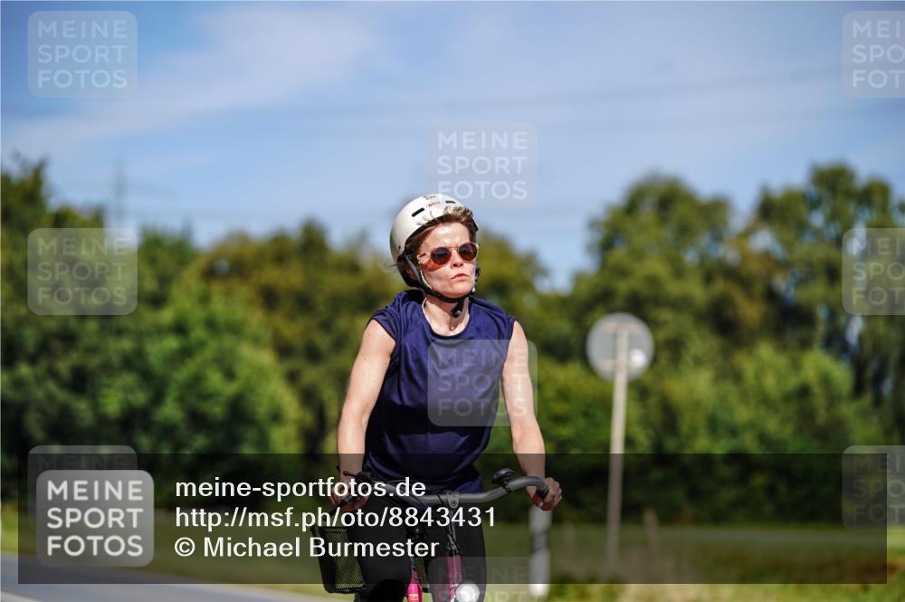 07.09.2025 - 19. Norderstedt Triathlon Michael Burmester http://msf.ph/oto/8843431 07.09.2025 13:00:59 Radfahren 335, 755 meine-sportfotos.de