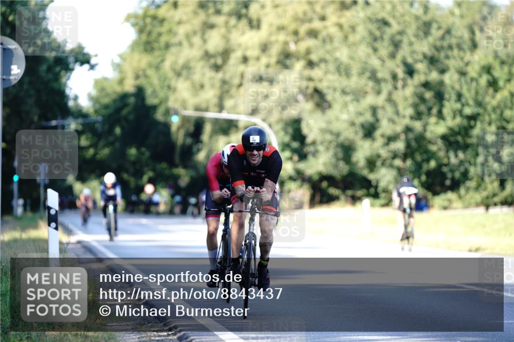 07.09.2025 - 19. Norderstedt Triathlon Michael Burmester http://msf.ph/oto/8843437 07.09.2025 15:54:47 Radfahren 525, 1061, 1573 meine-sportfotos.de