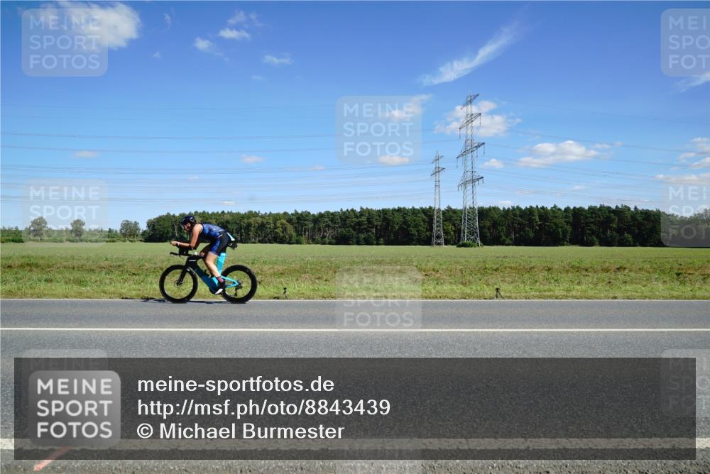 07.09.2025 - 19. Norderstedt Triathlon Michael Burmester http://msf.ph/oto/8843439 07.09.2025 14:44:06 Radfahren 1447, 1494 meine-sportfotos.de