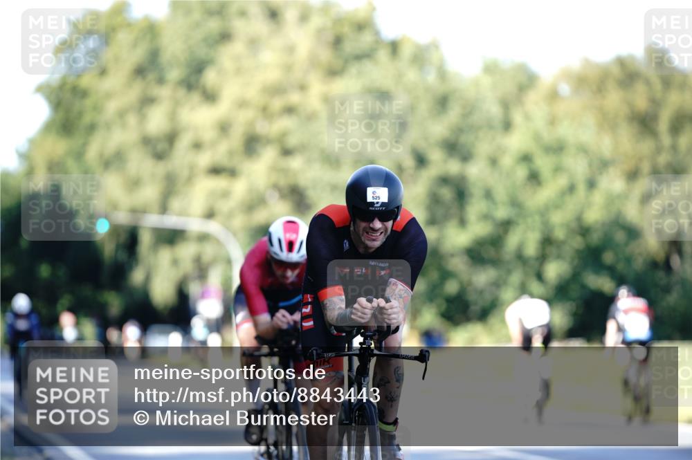 07.09.2025 - 19. Norderstedt Triathlon Michael Burmester http://msf.ph/oto/8843443 07.09.2025 15:54:48 Radfahren 525, 1573 meine-sportfotos.de