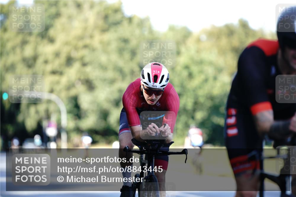07.09.2025 - 19. Norderstedt Triathlon Michael Burmester http://msf.ph/oto/8843445 07.09.2025 15:54:49 Radfahren 525, 1573 meine-sportfotos.de