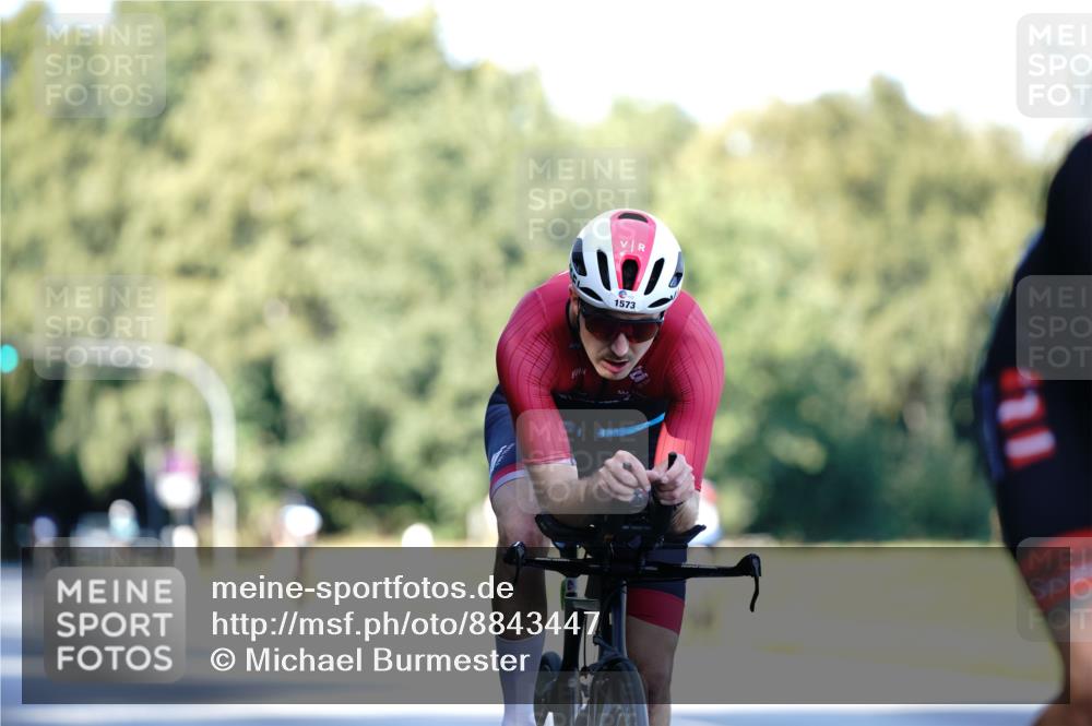 07.09.2025 - 19. Norderstedt Triathlon Michael Burmester http://msf.ph/oto/8843447 07.09.2025 15:54:49 Radfahren 525, 1573 meine-sportfotos.de