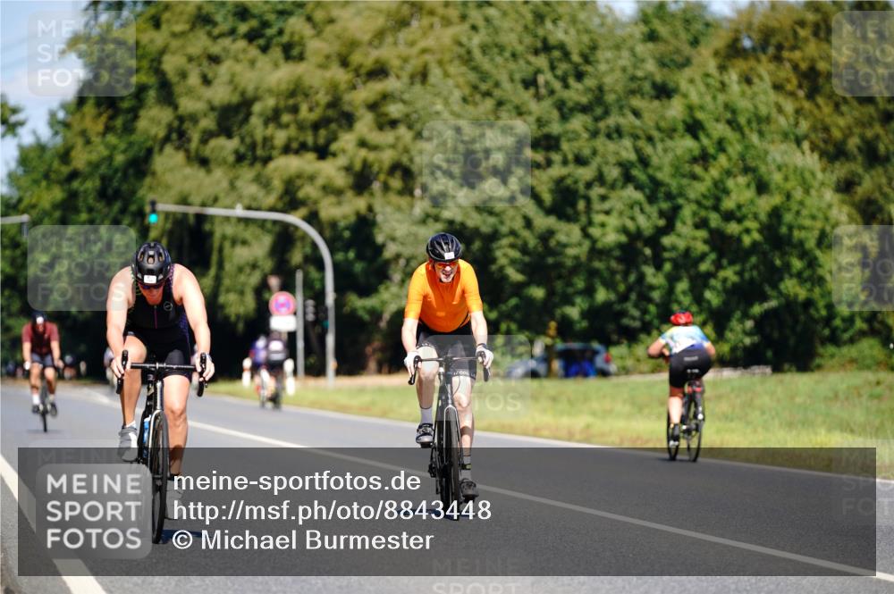 07.09.2025 - 19. Norderstedt Triathlon Michael Burmester http://msf.ph/oto/8843448 07.09.2025 13:01:59 Radfahren 142, 323, 744 meine-sportfotos.de
