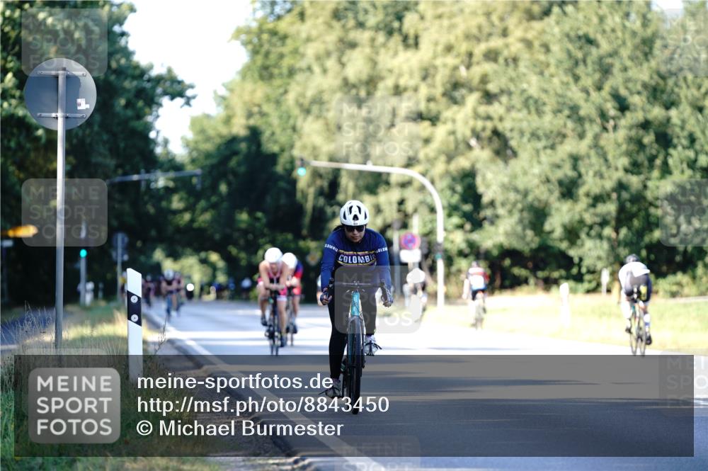 07.09.2025 - 19. Norderstedt Triathlon Michael Burmester http://msf.ph/oto/8843450 07.09.2025 15:54:53 Radfahren 954 meine-sportfotos.de