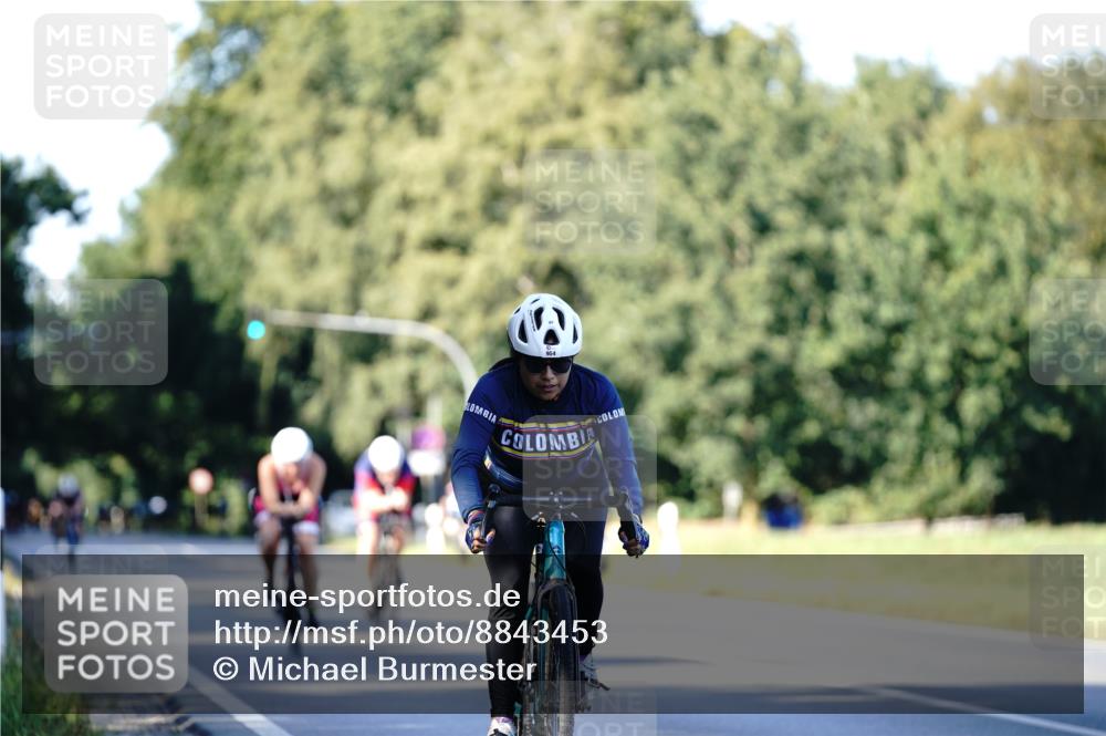07.09.2025 - 19. Norderstedt Triathlon Michael Burmester http://msf.ph/oto/8843453 07.09.2025 15:54:54 Radfahren 954 meine-sportfotos.de