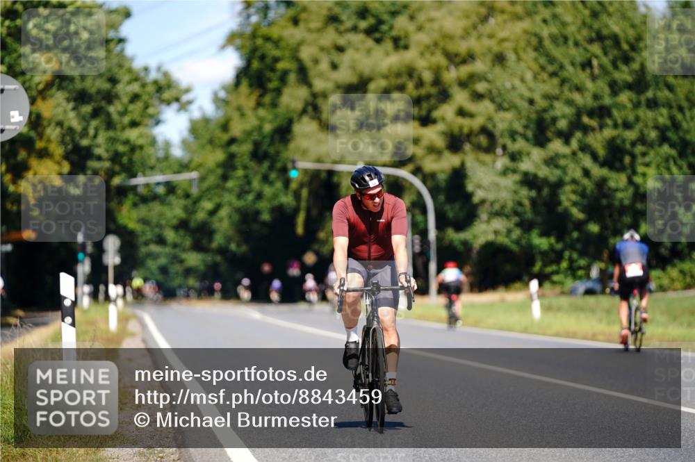 07.09.2025 - 19. Norderstedt Triathlon Michael Burmester http://msf.ph/oto/8843459 07.09.2025 13:02:03 Radfahren 323, 347, 744 meine-sportfotos.de