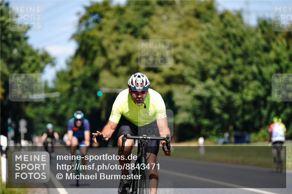 07.09.2025 - 19. Norderstedt Triathlon Michael Burmester http://msf.ph/oto/8843471 07.09.2025 13:02:31 Radfahren 313, 324 meine-sportfotos.de
