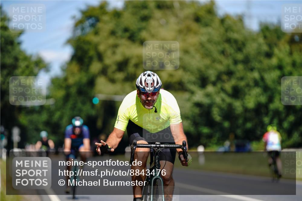 07.09.2025 - 19. Norderstedt Triathlon Michael Burmester http://msf.ph/oto/8843476 07.09.2025 13:02:31 Radfahren 313, 324 meine-sportfotos.de