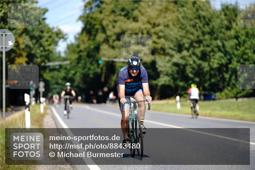 07.09.2025 - 19. Norderstedt Triathlon Michael Burmester http://msf.ph/oto/8843480 07.09.2025 13:02:33 Radfahren 313, 324 meine-sportfotos.de