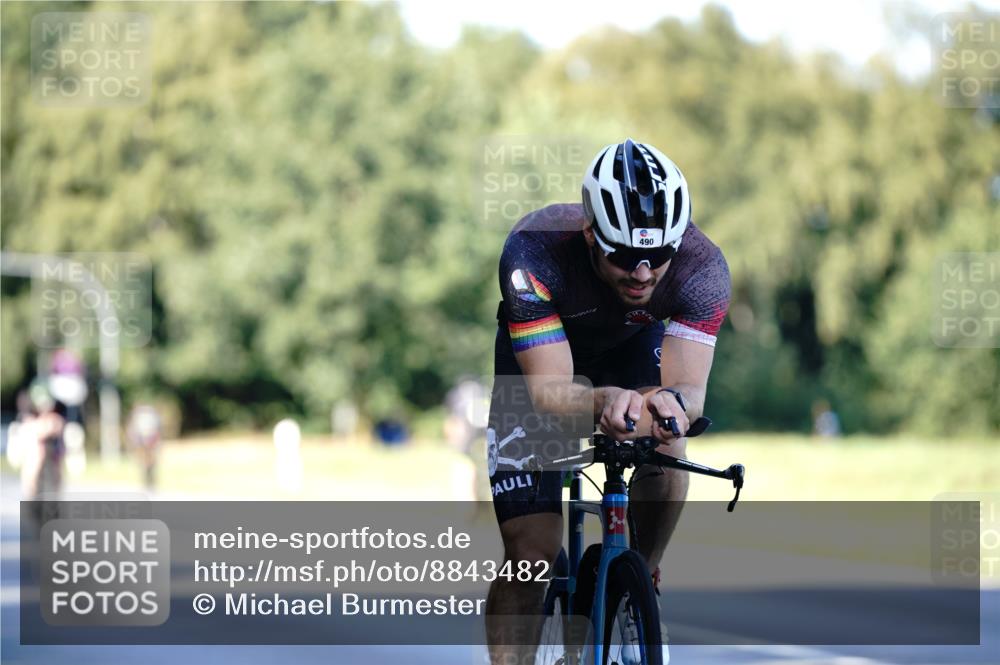 07.09.2025 - 19. Norderstedt Triathlon Michael Burmester http://msf.ph/oto/8843482 07.09.2025 15:55:03 Radfahren 490 meine-sportfotos.de