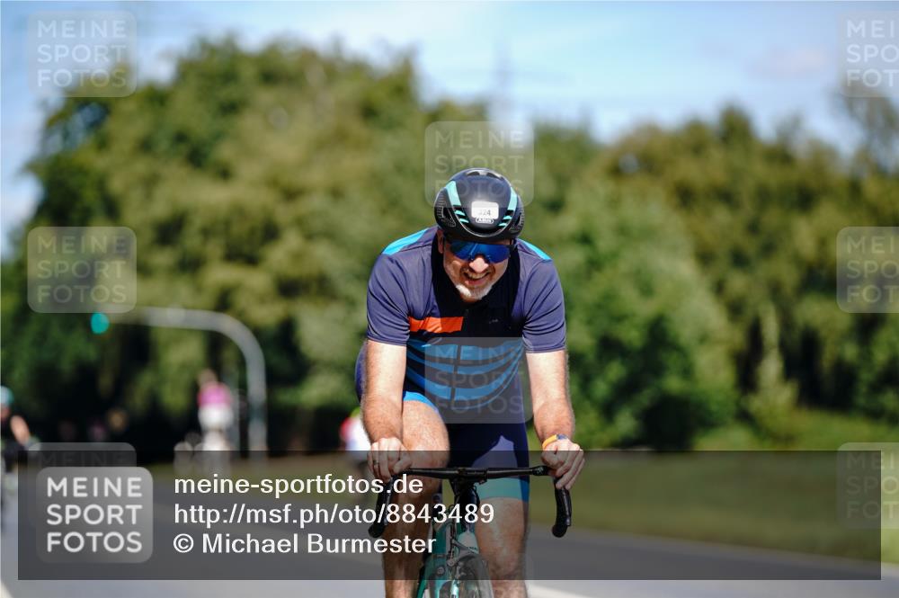 07.09.2025 - 19. Norderstedt Triathlon Michael Burmester http://msf.ph/oto/8843489 07.09.2025 13:02:34 Radfahren 313, 324 meine-sportfotos.de